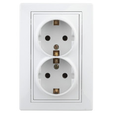 Розетка 2X2P+E Schuko со шторками, 1-208-01  Intro 16А-250В, Plano СУ, белый 10/200