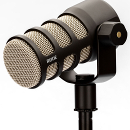 RODE PodMic — инновационный подкаст-микрофон для профессиональных стримеров и создателей контента. RODE PodMic — инновационный подкаст-микрофон для профессиональных стримеров и создателей контента.