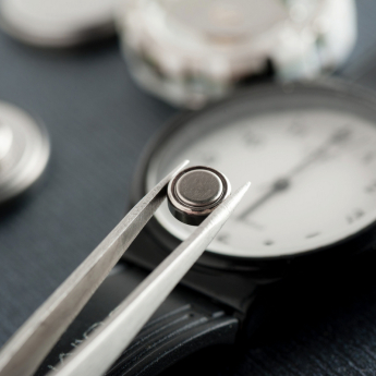 «Разбираемся в маркировке батареек для часов""